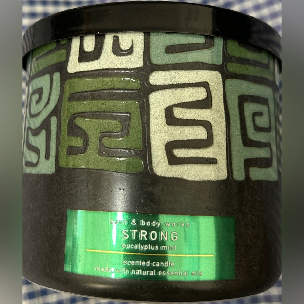 Bath & Body Works Strong Eucalyptus Mint Candle - Green and Black - Picture 1 of 2